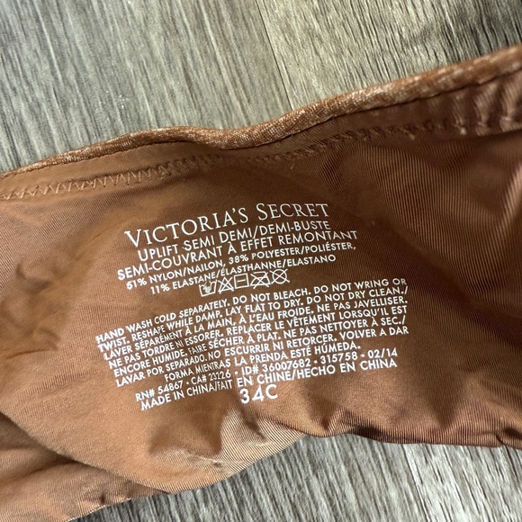 Elegant Victoria Secret Women's Intimates Set - Black, Tan, and Brown - Picture 7 of 8